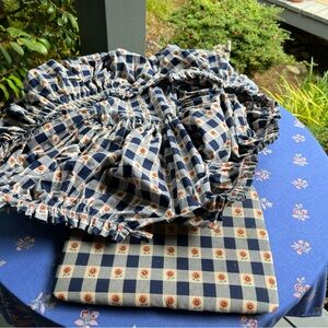 Vintage Cottagecore Blue Floral Ruffled Cloth Picnic Basket Cover